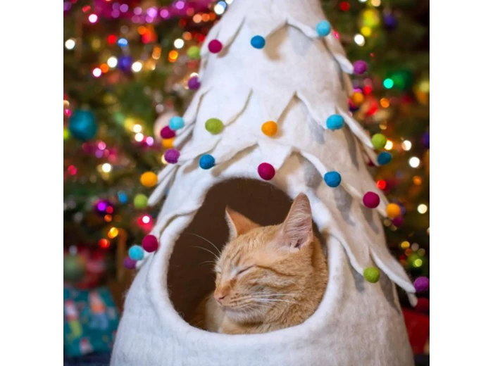 Holiday Tree Wool Pet Cave Green