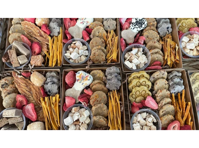 Barkuterie Box