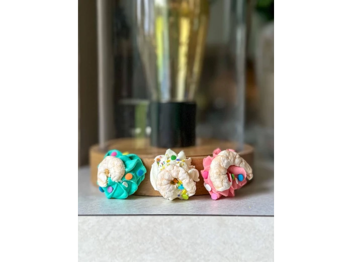 Hey Don't Forget the Cat Treats & Cakes Mini Freeze Dried Cake with Icing Pink