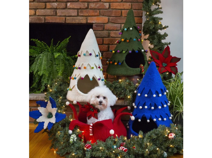 Holiday Tree Wool Pet Cave Green